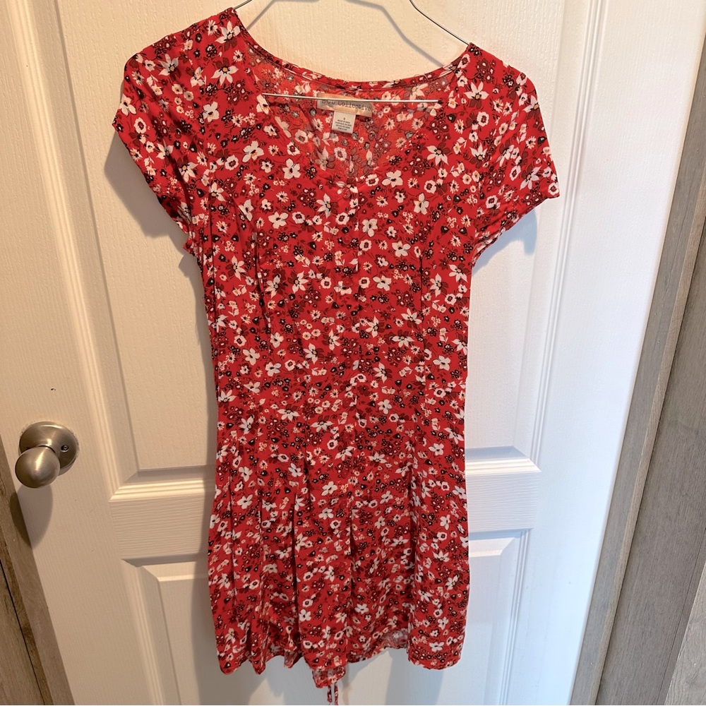 Sun dress with flower pattern, cute and flirty